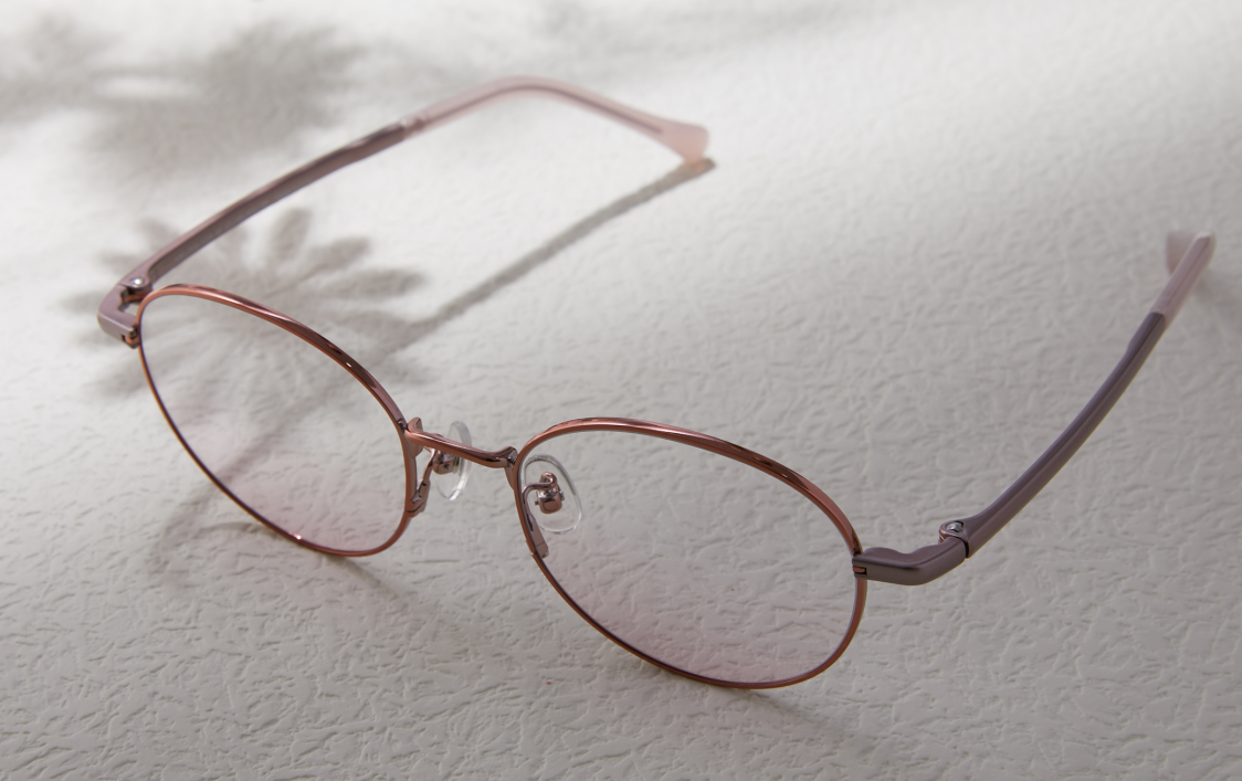 时尚眼镜JINS推出腮红美颜镜片 秋日氛围感神器